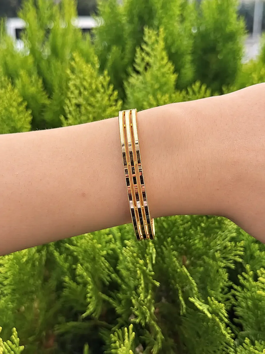 Altın Üç Çizgili Ajda Model Kelepçe